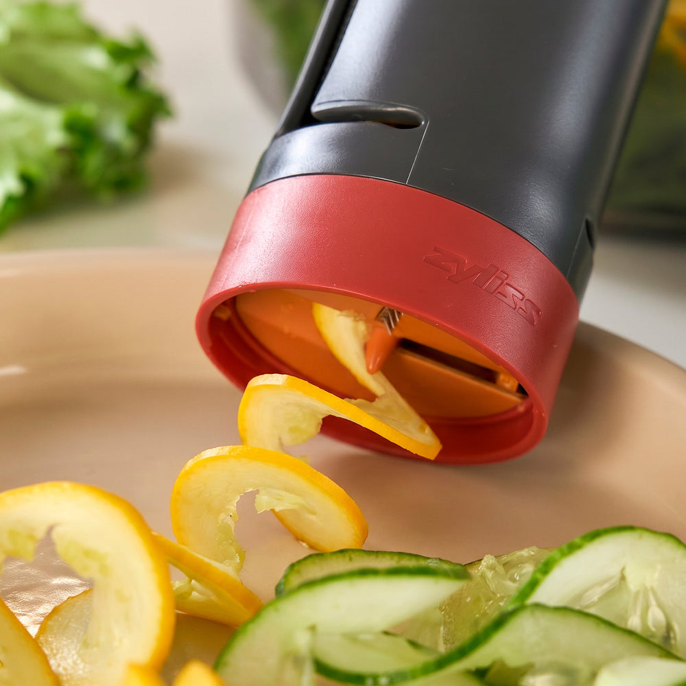zyliss Spiralizer with red blade housing