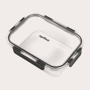 #1.52L/1.61qt The Zyliss 3-Piece Set Glass Container Set features clear rectangular containers with black sealing rims and latches, a Zyliss logo on the lid, and a leak-proof design to keep your food fresh and secure.