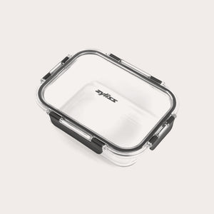 #1.05L/1.1qt The Zyliss 3-Piece Set Glass Container Set features clear rectangular borosilicate glass containers with black locking clips and transparent, leak-proof lids. The Zyliss logo is displayed at the center of each lid.